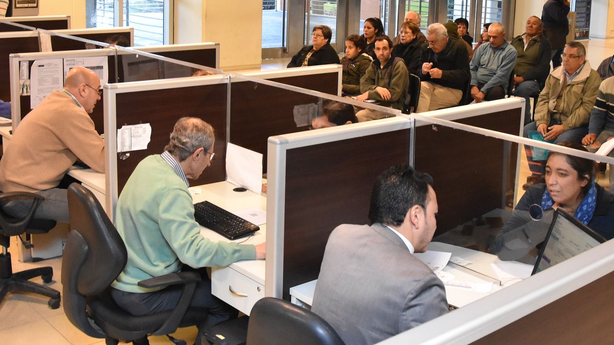 Aguinaldo: en diciembre se les abona a todos los trabajadores en relaci&oacute;n de dependencia, jubilados y pensionados (Foto: archivo).