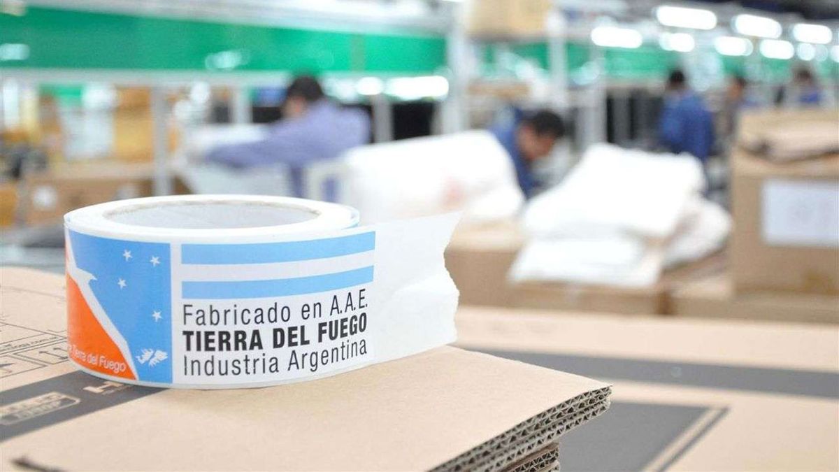 Pato total de la industria electrónica en Tierra del Fuego tras la baja de aranceles.