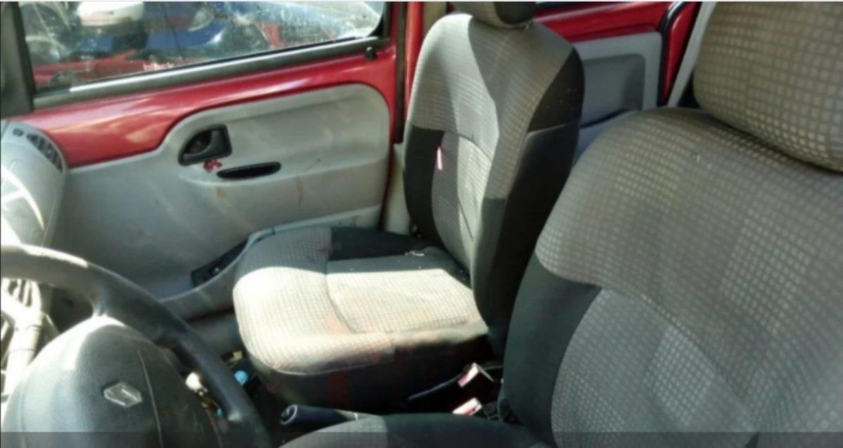 Moreno: la Renault Kangoo Sportway que usaban los ladrones tenía pedido de captura por robo (Foto: Semanario Actualidad)