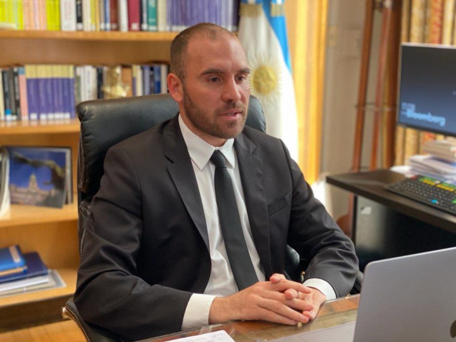 Anuncian nuevas medidas para frenar la suba del dólar
