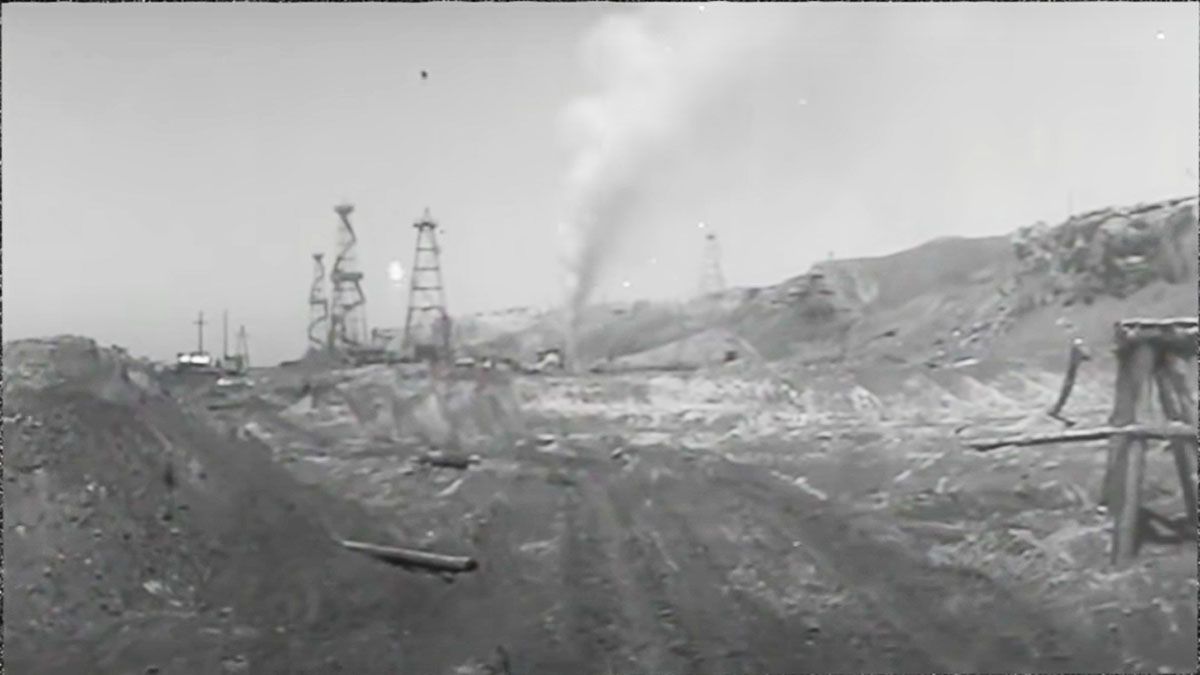 Una de las pocas imágenes de los soviéticos realizando prospecciones de gas y petróleo en Darvaza (Foto: Archivo)