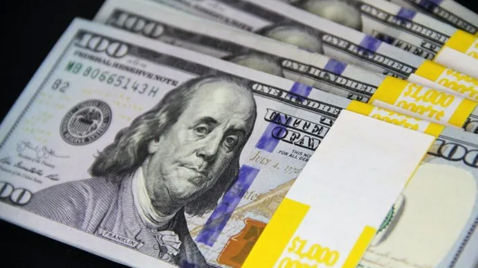El dólar blue opera en alza, ¿a cuánto cerraron las divisas?