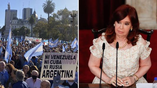 Cristina apuntó contra el tractorazo porteño: su frase sobre el reparto de constituciones en Plaza de Mayo