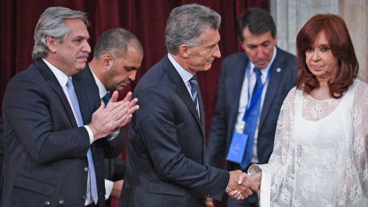 Símbolo de la grieta: el saludo gélido de Cristina Fernández a Mauricio Macri