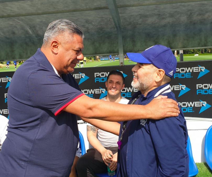 Reconciliación sellada: Maradona y Tapia se encontraron en el predio de Ezeiza