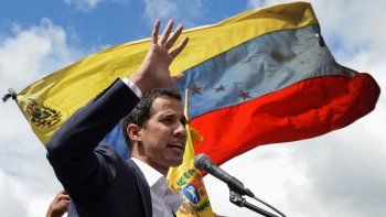 En medio del escándalo, Guaidó fue elegido como presidente de la Asamblea Nacional paralela