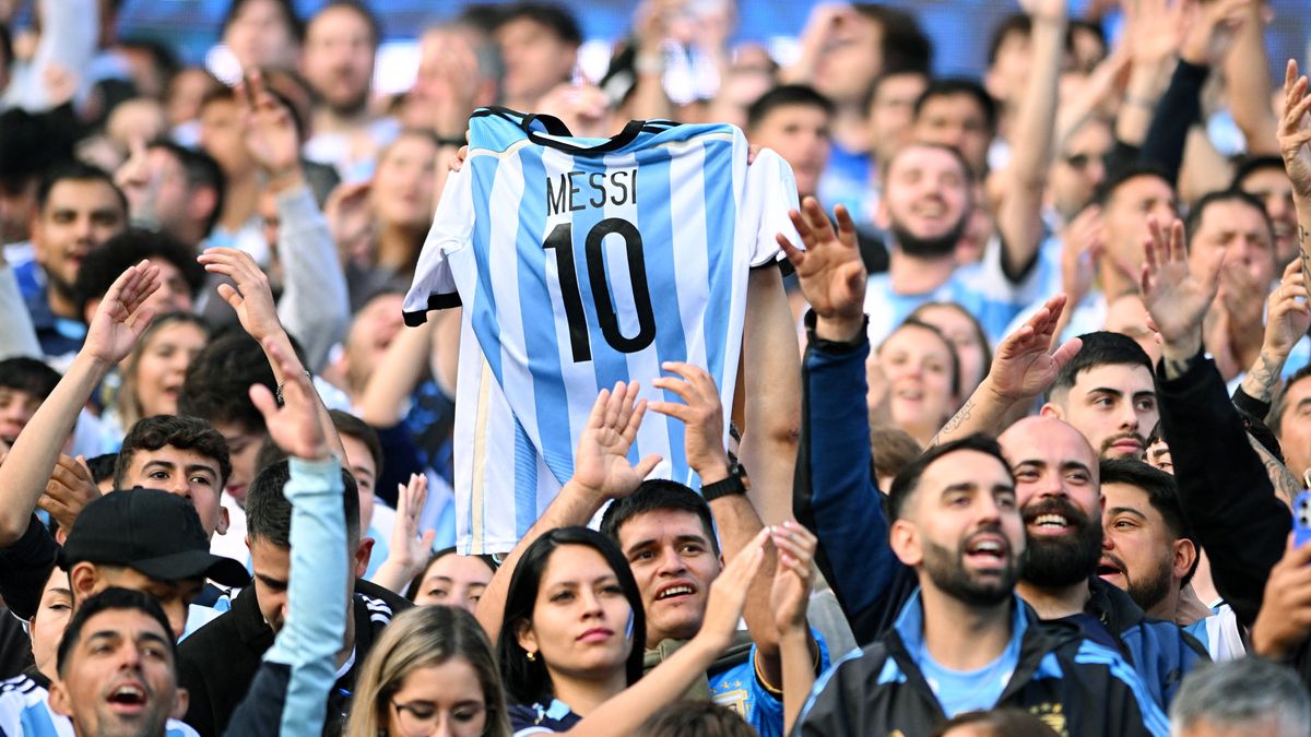 Decenas de aficionados denunciaron haber sido estafados con tickets apócrifos y algunos pagaron hasta $500.000 por entrada. (Foto: Reuters)