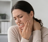 Astrología y salud: el efecto rechinar de dientes, mandíbula trabada y dolor de cuello este fin de semana, los 3 signos en alerta