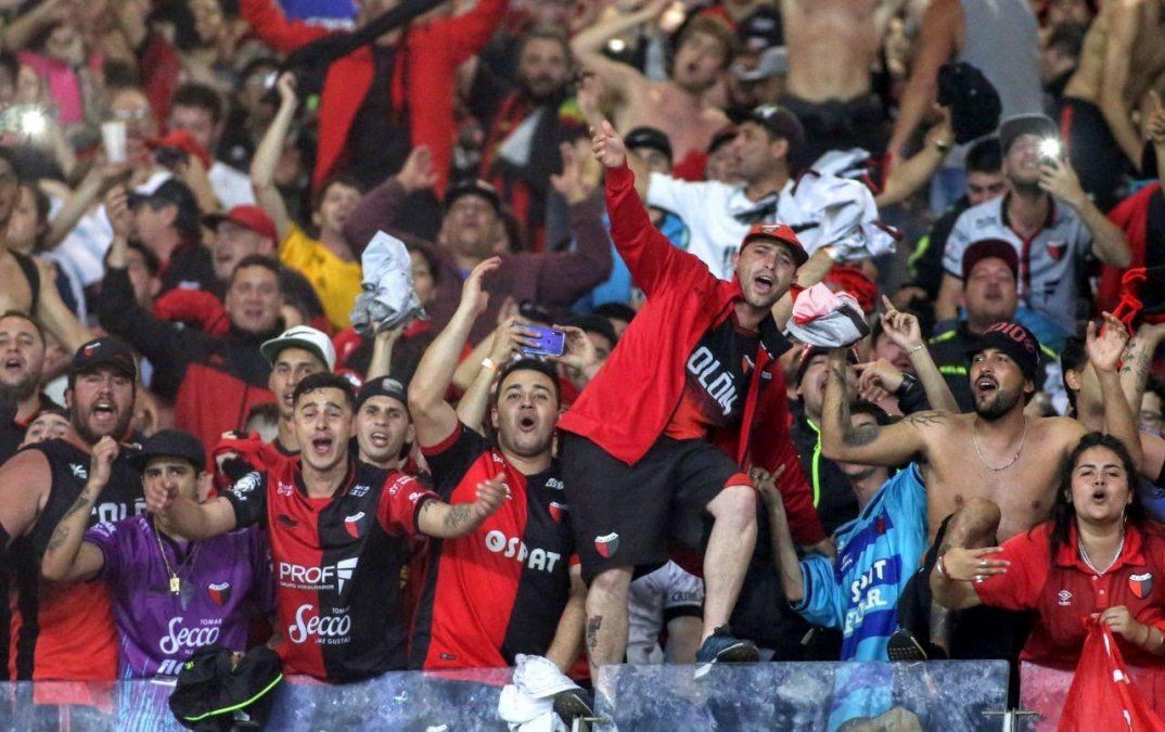 Copa Sudamericana: Conmebol accedió al pedido de Colón y los hinchas tendrán dos tribunas populares para la final