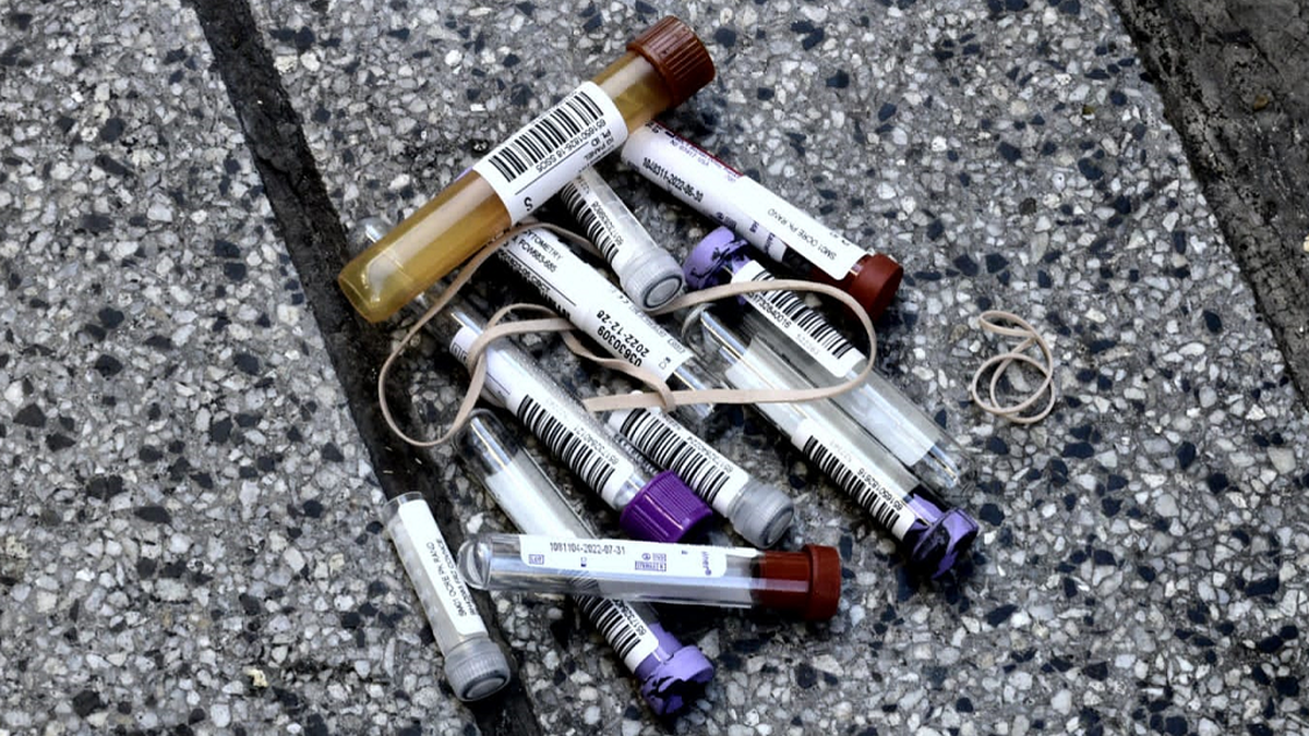 Residuos patológicos en Recoleta; Entre los materiales que encontró la policía había documentación que vinculaban los residuos con un centro de asistencia a pacientes diabéticos.