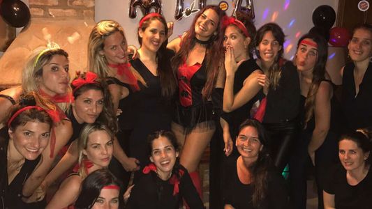 La despedida de soltera de Micaela Vázquez con amigas y un sexy vestido