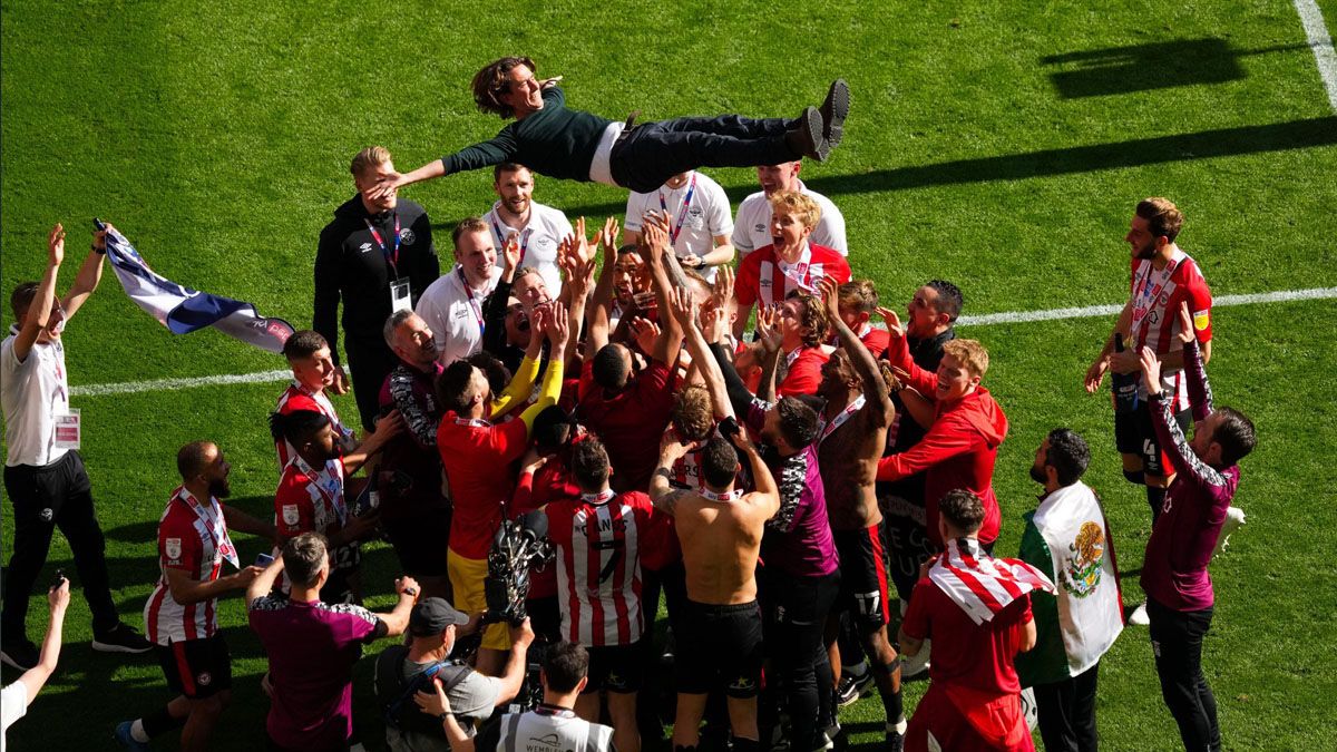 Brentford volvió a la máxima categoría del fútbol inglés después de 74 años.