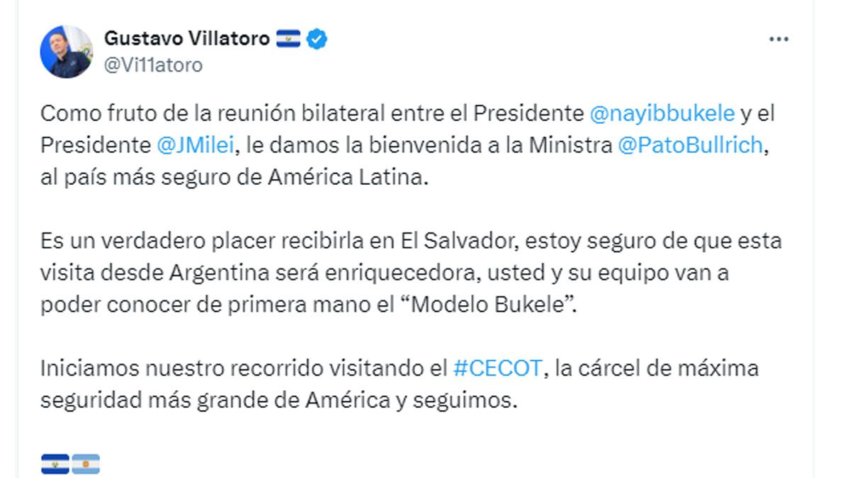 El ministro de seguridad salvadore&ntilde;o gu&iacute;a a Patricia Bullrich en su recorrida. (Foto: cuenta de X del ministro de Seguridad)