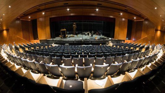 La primera obra que se baja por el avance del Covid