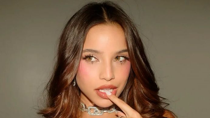 El tremendo pifie de Emilia Mernes que la llevó a protagonizar un bochorno