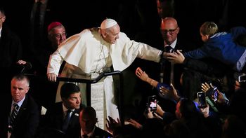 Proponen rebautizar una estación de subte como Papa Francisco: ¿cuál y desde cuándo?