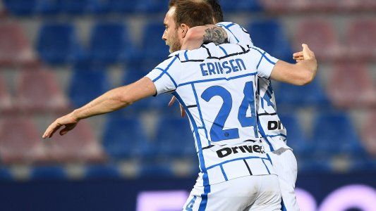 Inter le ganó 2-0 a Crotone y quedó a un paso del título y de cortarle a Juventus una racha de nueve Scudettos