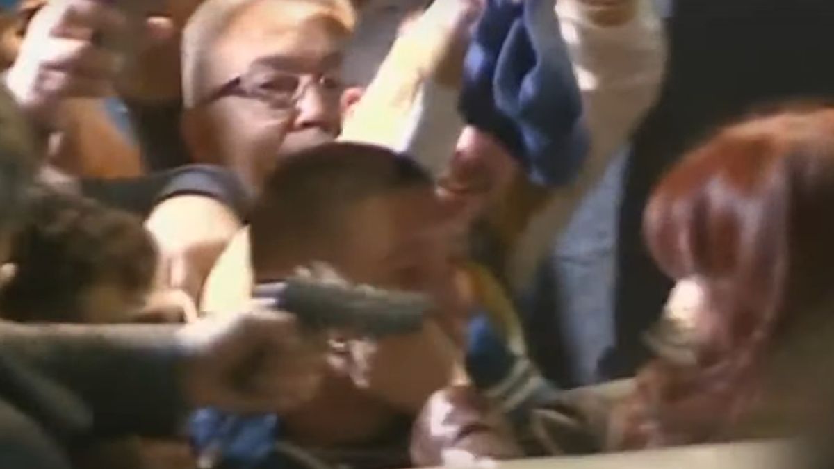 Atentado contra Cristina Kirchner. El momento preciso del ataque. Foto: captura de Tv.&nbsp;