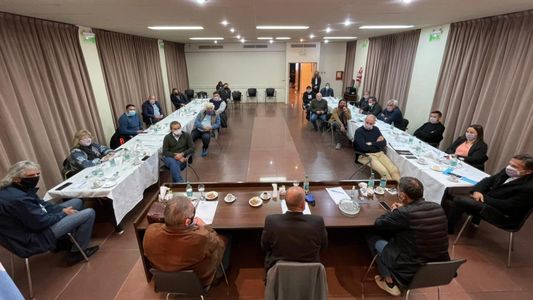 Crece el reclamo de vacunación para trabajadores esenciales: los gremios de transporte le pidieron certezas al ministro Guerrera