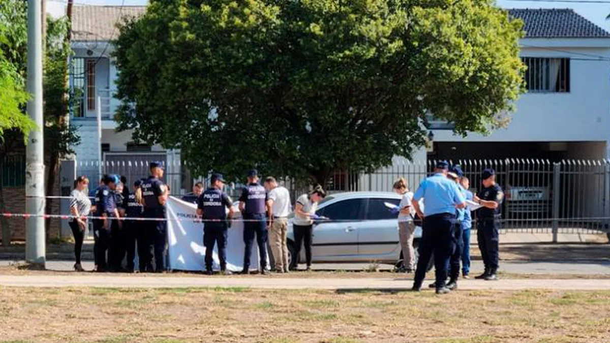 Femicidio en Córdoba: dejó a sus hijos en la escuela y él la mató de un disparo en la cabeza. (El Doce)
