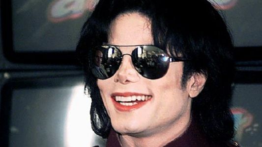 Subastaron por casi un millón de dólares los muebles de Michael Jackson