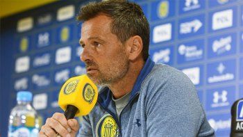 Cocca piensa dejar afuera a dos referentes de Rosario Central para la final ante Boca