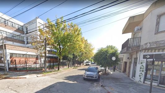 Un funcionario judicial persiguió y baleó al ladrón que había robado el auto de un familiar en Haedo