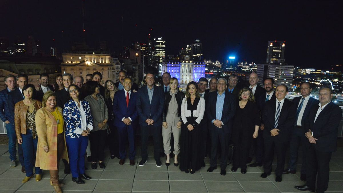 Sergio Massa se reunió con senadores del Frente de Todos en la previa al dictamen del Presupuesto 2023