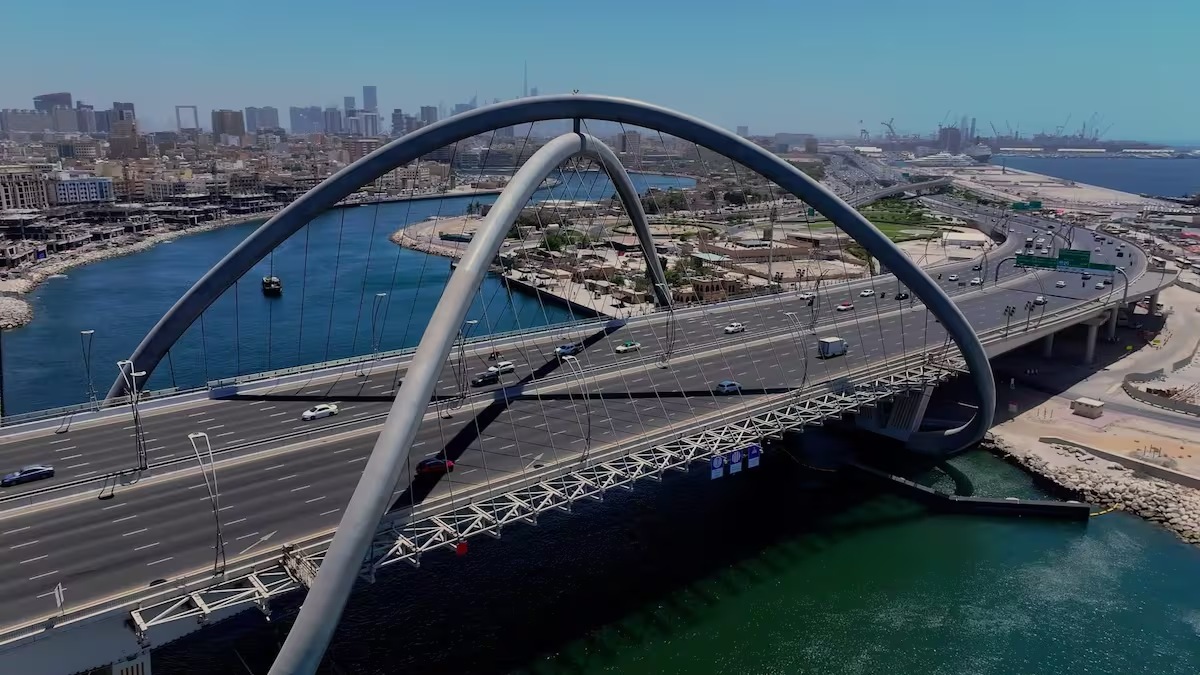 Un país asiático construye un ambicioso puente: tiene capacidad de 20.000 autos por hora y disminuye el viaje de 2 horas