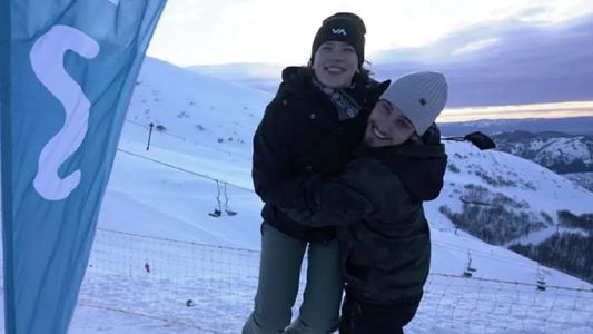 Delfina Chaves y Albert Baró se divierten en la nieve