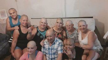 Una familia mendocina decidió raparse para acompañar a una pariente con cáncer