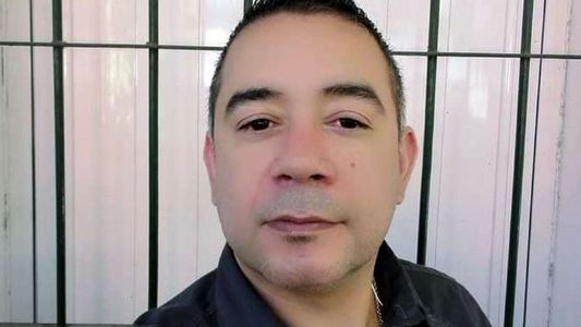 Una mujer le contó a sus compañeros que era acosada por su novio, lo quisieron asustar y lo terminaron matando