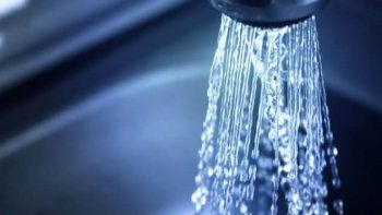 Ante los reclamos por el olor y el sabor del agua, AySA afirmó: De ninguna manera afectan la potabilidad