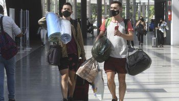 Coronavirus: confirmaron 43 muertes y 4.975 casos en las últimas 24 horas