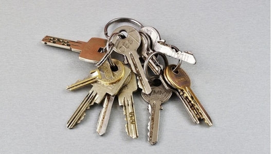 Significado de los sueños: ¿Te aparecieron llaves? Mirá el sentido de abrir, cerrar o perder el control