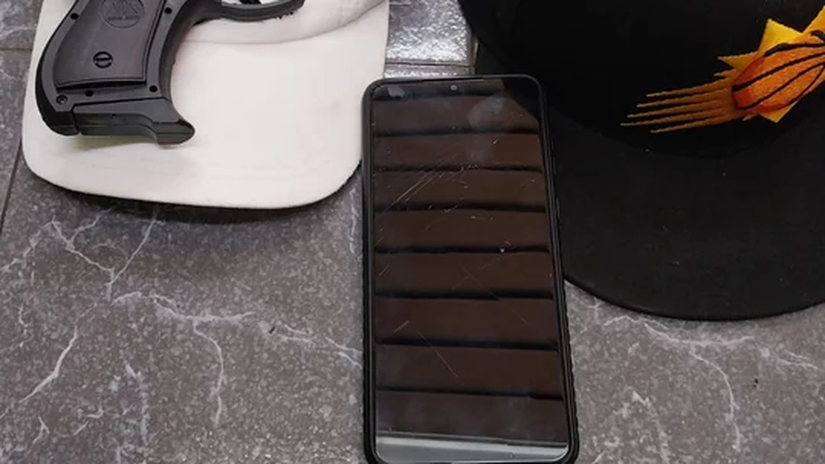 Los delincuentes utilizaban la réplica de un arma al momento de cometer los delitos. (Foto NA) Los delincuentes utilizaban la réplica de un arma al momento de cometer los delitos. (Foto NA)