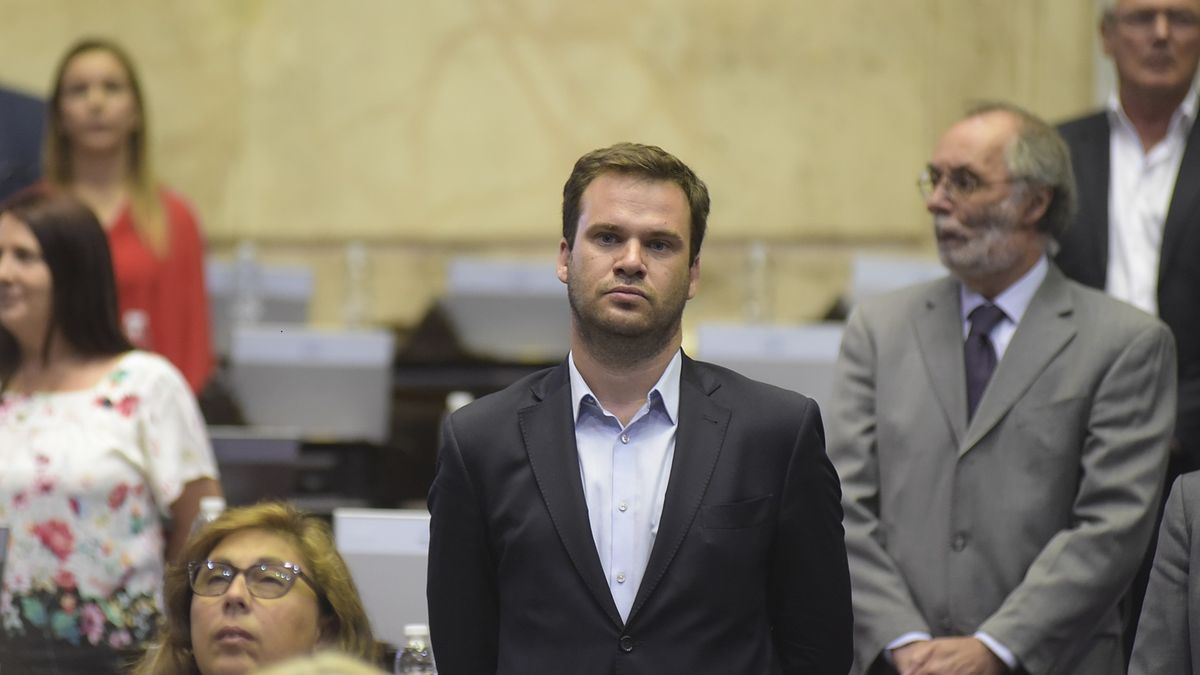 Diputados de la Coalición Cívica presentaron un proyecto para suspender la incorporación de empleados al Estado por 4 años. (Télam)