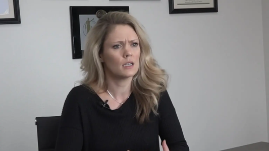 Fue al ginecólogo hace 35 años para quedar embarazada y el padre de su hija podría ser el doctor