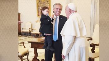 el papa francisco recibio por tercera vez a alberto fernandez con un testigo muy especial el papa francisco recibio por tercera vez a alberto fernandez con un testigo muy especial