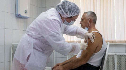 El desafío de vacunar a seis pacientes por hora, el rol del Ejército en la campaña y el alivio por la Sputnik V para mayores de 60 años