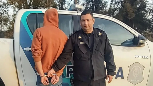 Le disparó a su compañero de trabajo, prendió fuego el cadáver y lo arrojó en un camino rural