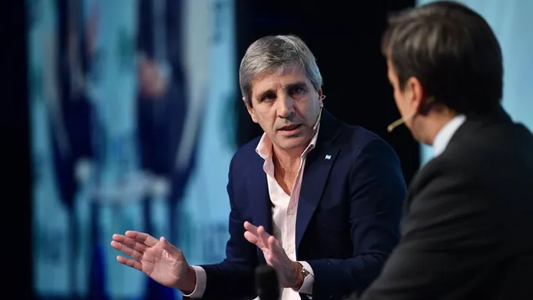 Caputo aseguró que la inflación de mayo fue menor al 5% y adelantó que bajará el impuesto PAIS si se aprueba la Ley Bases