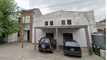 Una pelea estudiantil terminó en una guerra campal con docentes y padres: el triste desenlace de la directora. Una pelea estudiantil terminó en una guerra campal con docentes y padres: el triste desenlace de la directora.