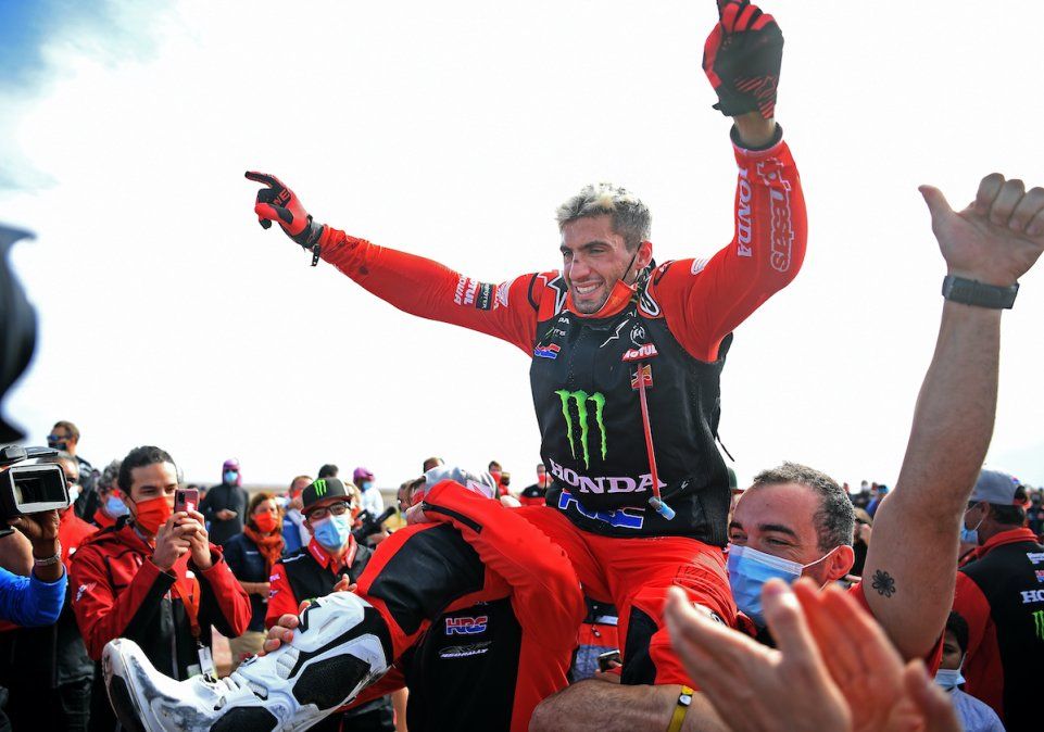 Histórico: el salteño Kevin Benavides ganó el Rally Dakar en la categoría motos