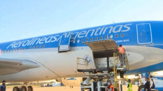 Este domingo parte un nuevo vuelo de Aerolíneas Argentinas a Moscú para traer más vacunas
