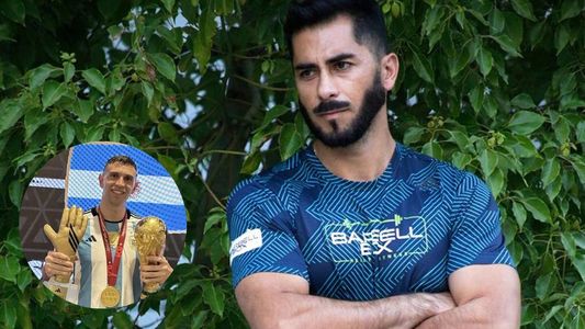 Un exarquero chileno criticó al Dibu Martínez por los The Best: En los penales, pero atajando...