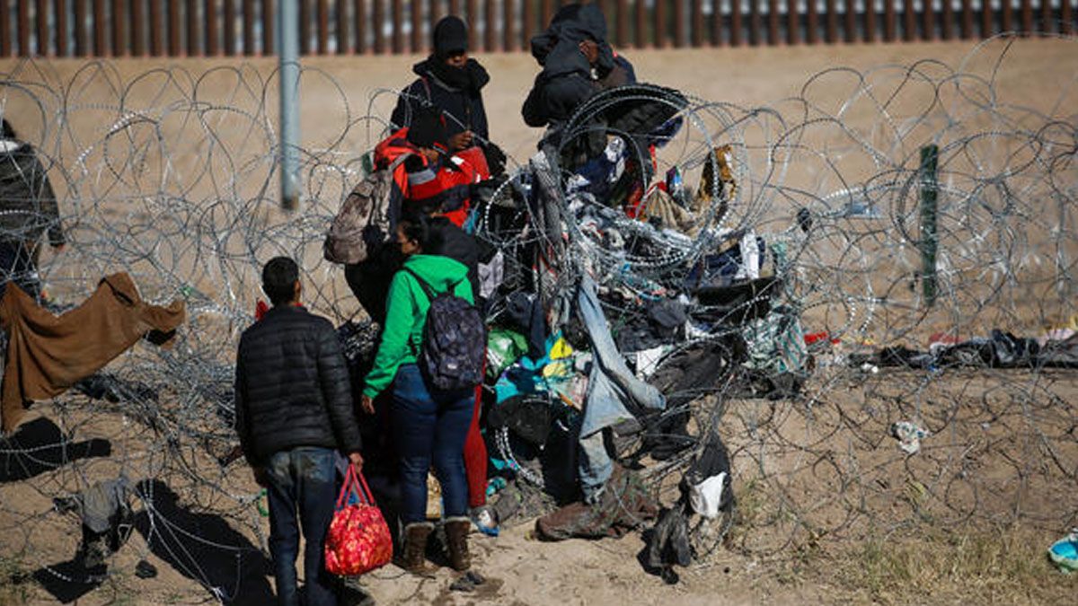 Donald Trump volvi&oacute; sobre los inmigrantes ilegales. Los calific&oacute; de criminales, y dijo que duda si son seres humanos (Foto: CBS).