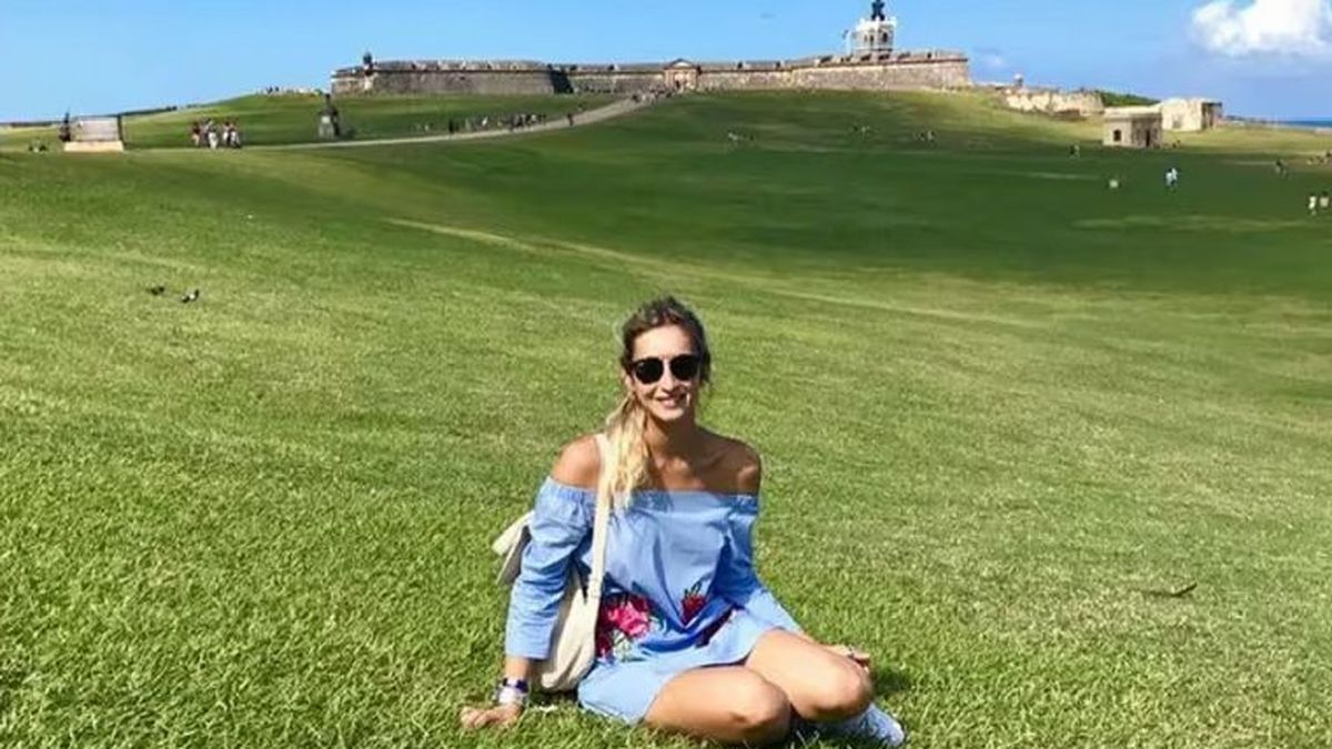 Victoria nació el 13 de abril de 1990. Tenía dos hermanos, María Paz y Feliciano, y su hobby era jugar al tenis