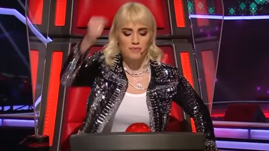 Lali Espósito le revoleó un zapato a un participante de La voz