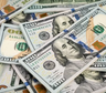 El dólar bajó en el último día del mes pero terminó agosto en alza